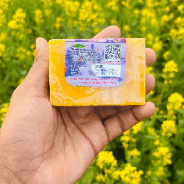 Pipasa Real Saffron Goat Milk soap - Image 4